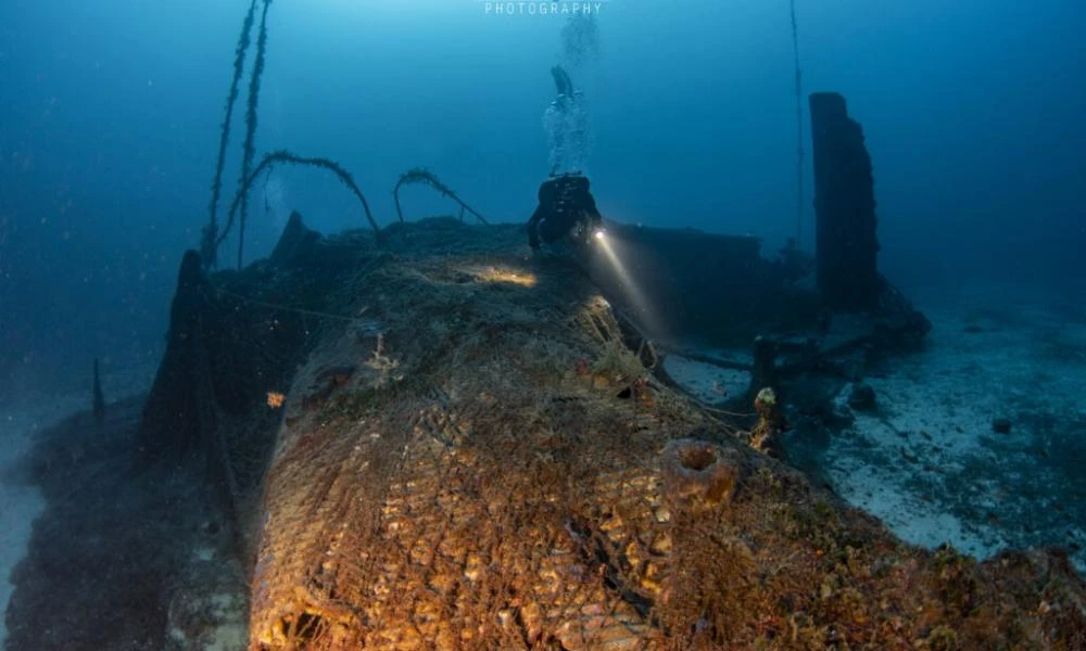 Δύτες εξερεύνησαν βυθισμένο γερμανικό αεροσκάφος ανοιχτά της Κέας